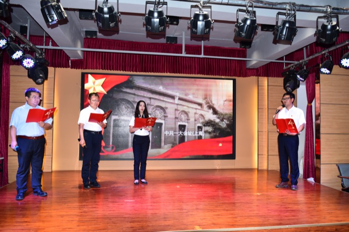 诵读表演3.JPG