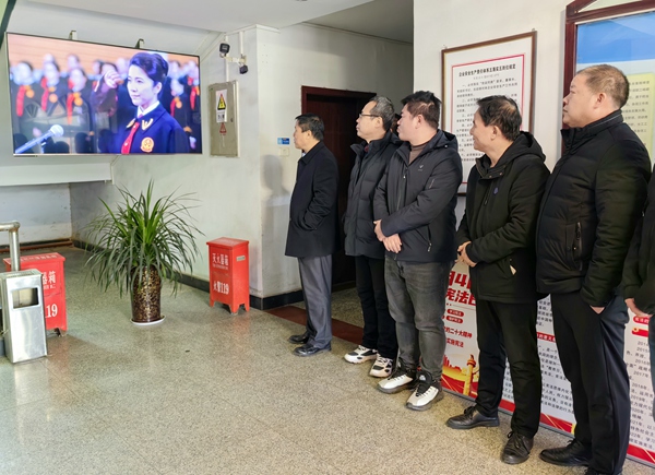 201671522288508783.jpeg 一三一公司组织开展宪法宣传教育主题活动.jpg