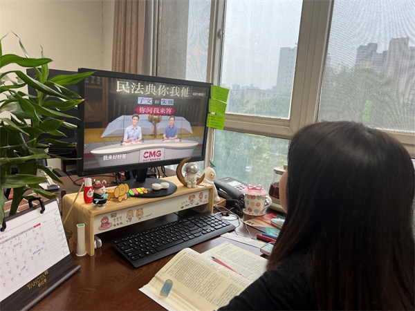 一八六公司法务部组织开展“美好生活 民法典相伴”普法宣传活动 摄影：李璐.jpg