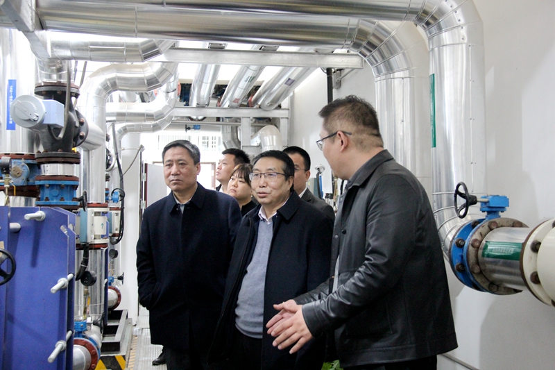 231700702697926506.jpeg 参观地热能供暖系统(摄影、徐久容).JPG