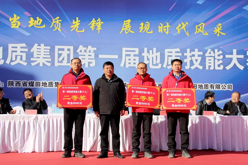 051701763807696587.jpeg 个人二等奖(摄影:徐久容).JPG