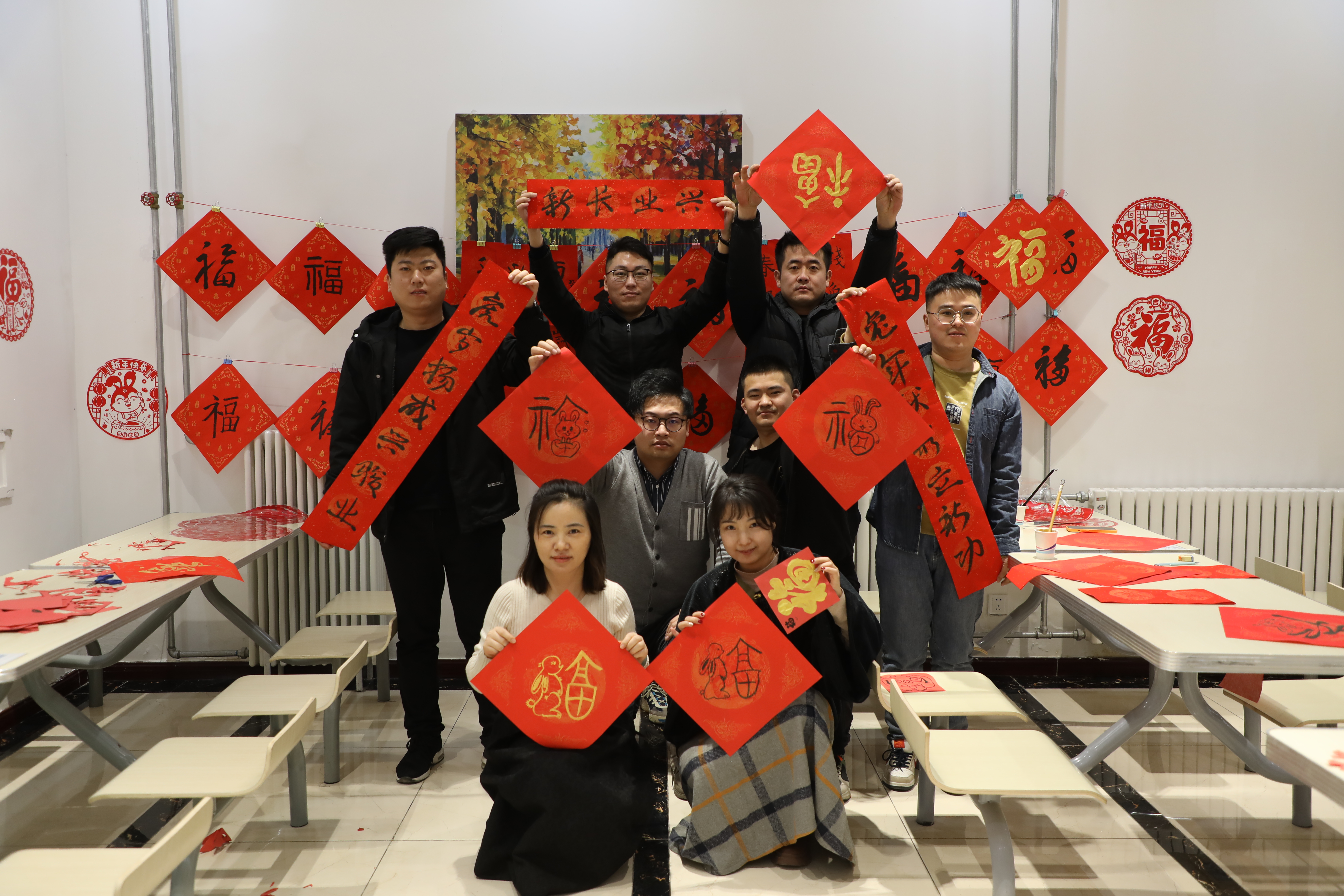 1月17日，天地建设公司组织开展“春联剪纸送祝福 文化传承迎新春”主题活动。.JPG