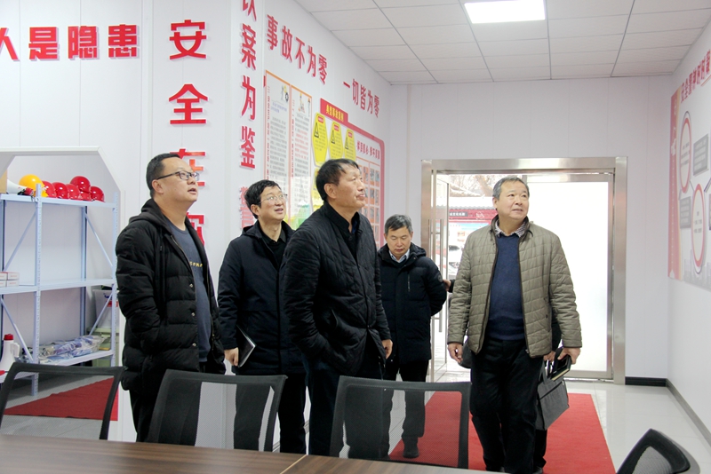 041707037394928212.jpeg 杨永柱一行到公司开展春节前安全督导检查(摄影:徐久容) (3).JPG