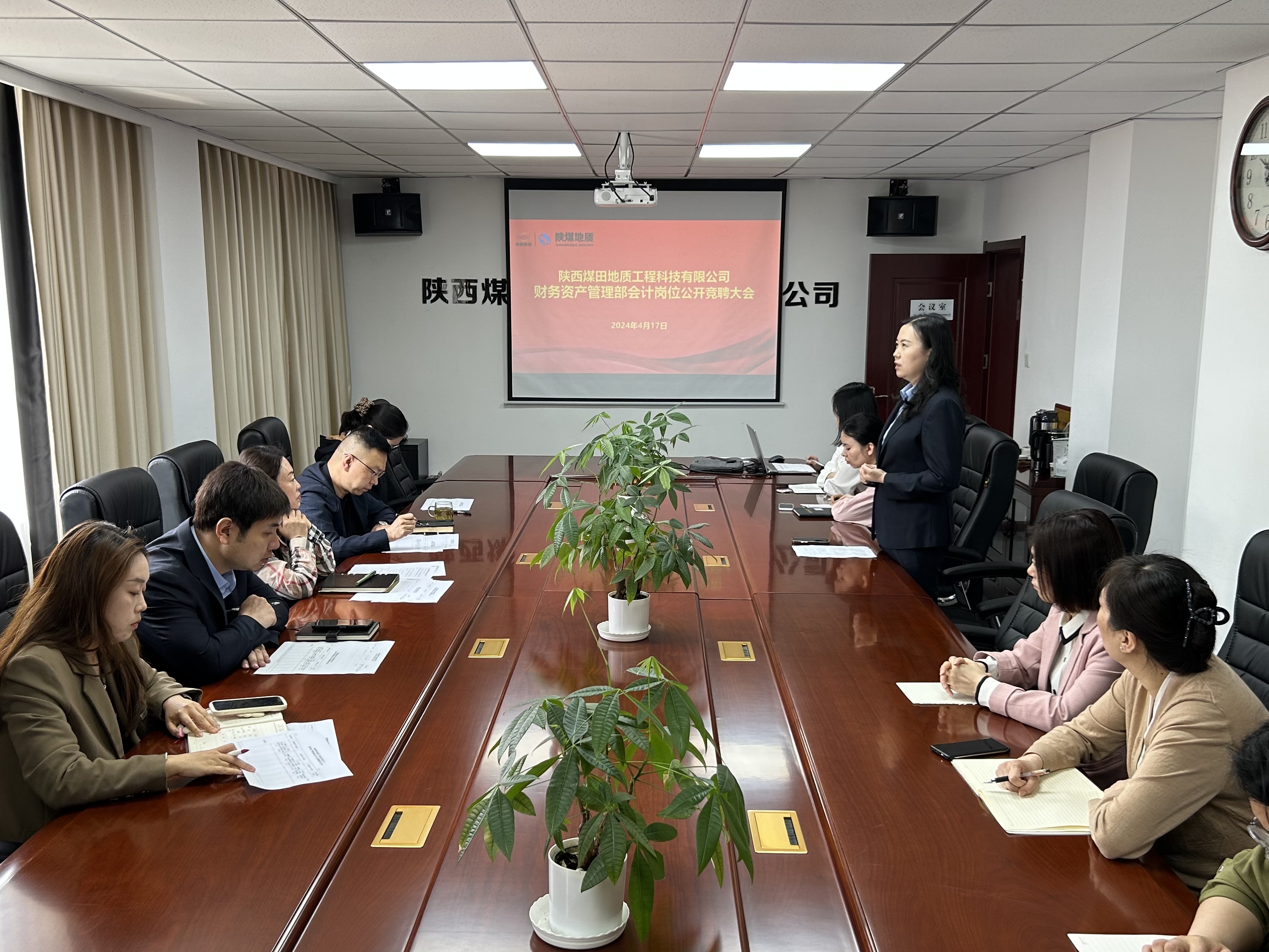 4月16日上午，工程科技公司财务部会计公开竞聘圆满举行。.jpg