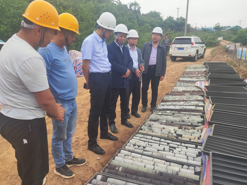 221716368809190337.jpeg 陕煤地质集团春安大检查第四督导组到一三一公司开展督导检查 摄影:苏岩 (1).JPG