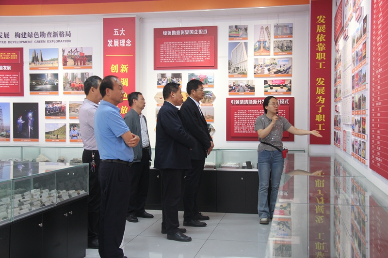 221716368844248193.jpeg 陕煤地质集团春安大检查第四督导组到一三一公司开展督导检查 摄影:赵玥 (2).JPG