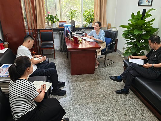 侯涛、张晓华和胡静摄影 -油气公司纪委扎实开展安全生产专项监督工作 (2).jpg
