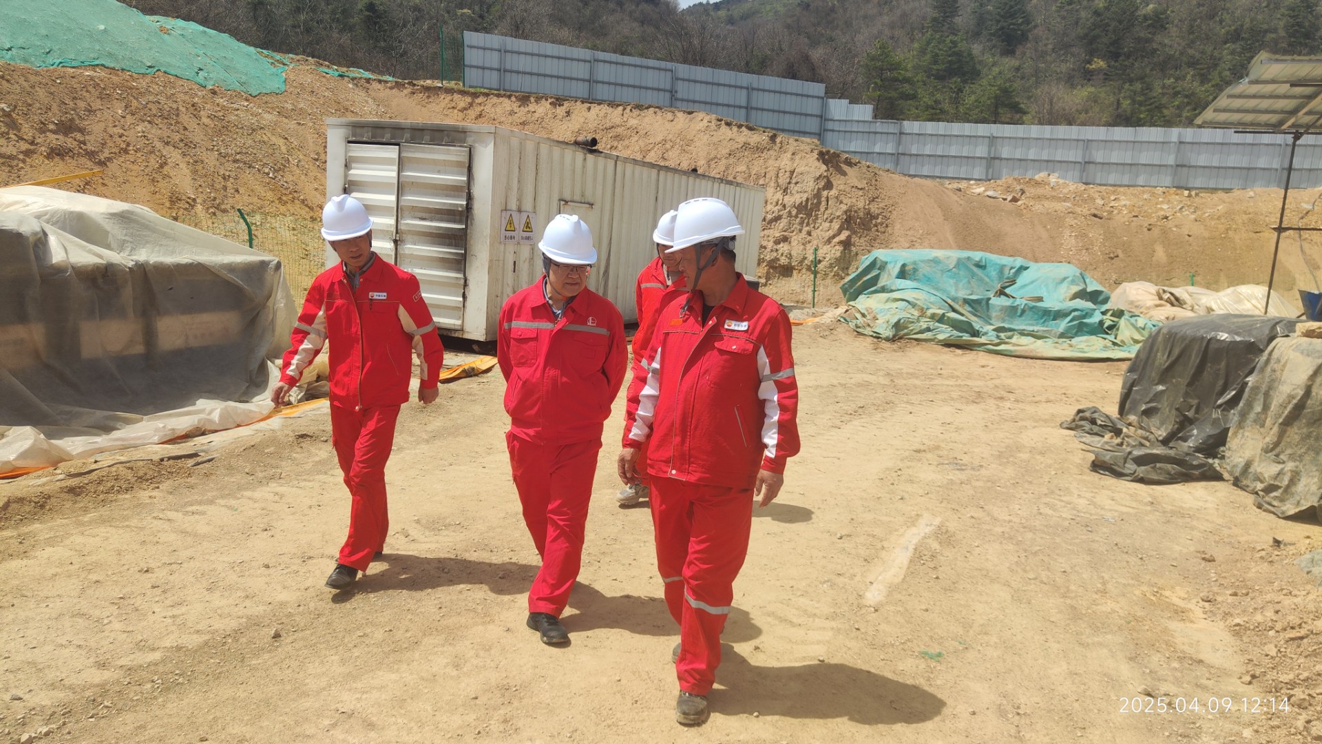 4月9日，中石化勘探分公司到油气公司页岩气项目开展安全督导检查 (谢家强) (1).jpg