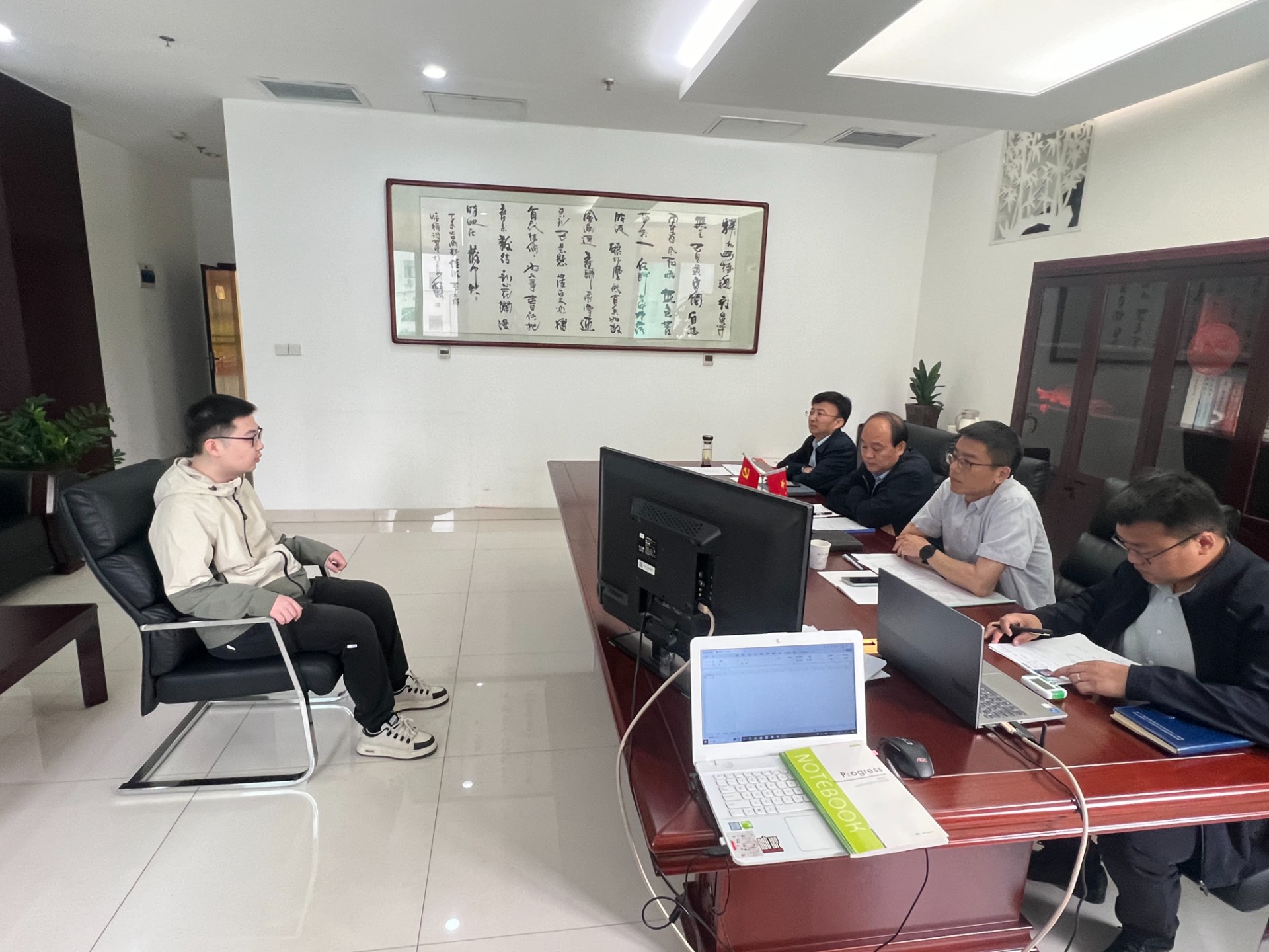 王星摄影——油气公司顺利完成2025年校园招聘面试工作.jpg