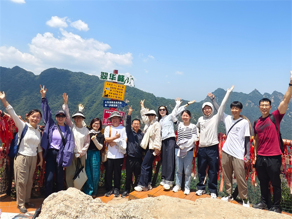 5月28日，一八六公司工会组织近70名职工前往翠华山国家地质公园开展职工登山活动。摄影：张小龙 (3).jpg