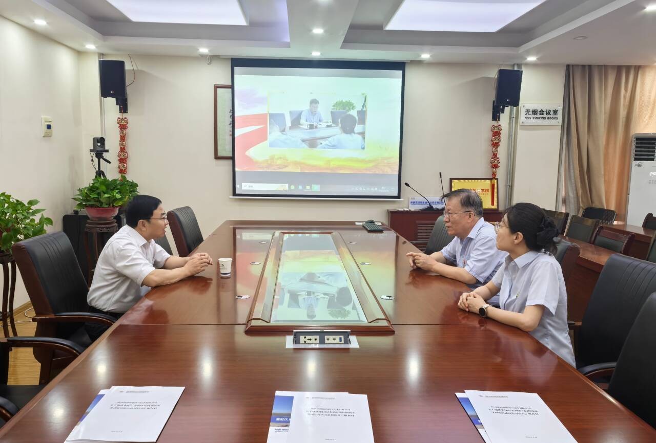 6月18日，陕煤地质集团党委委员、纪委书记任广军一行到油气公司开展走访调研并进行纪检专项监督检查。3（郭梦琪）.jpg