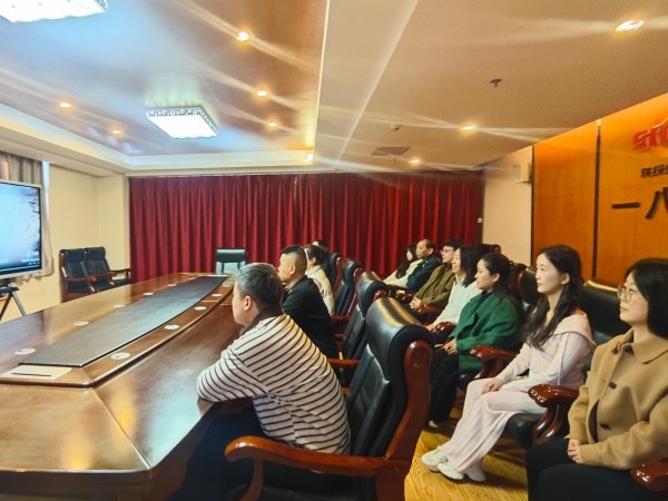 121765504892195302.jpeg 一八六公司组织开展2025年宪法学习宣传活动.jpg